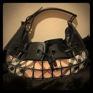 Burberry Supernova mini warrior stud
